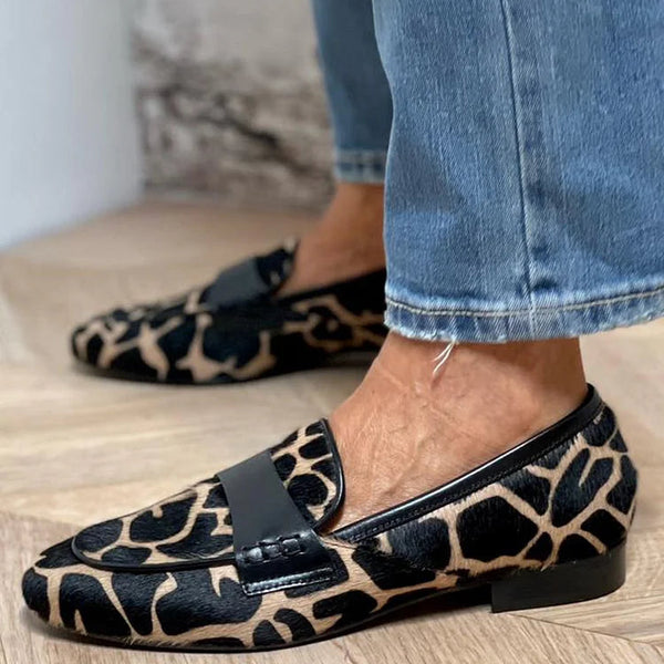 לואפר עם הדפס חיות ופרט אלגנטי