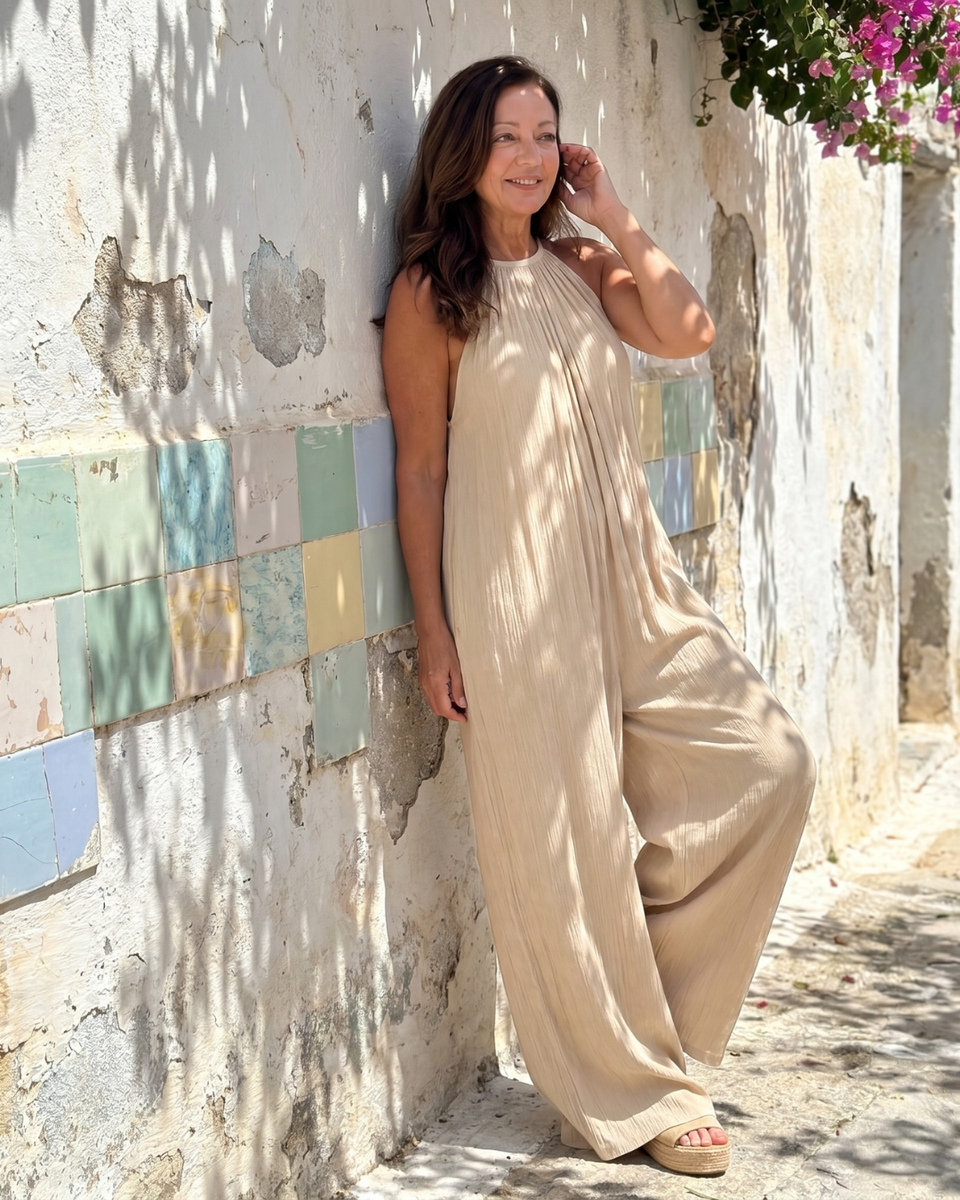 סילברה | ג'אמפשוט עם צווארון הולטר ורגליים רחבות