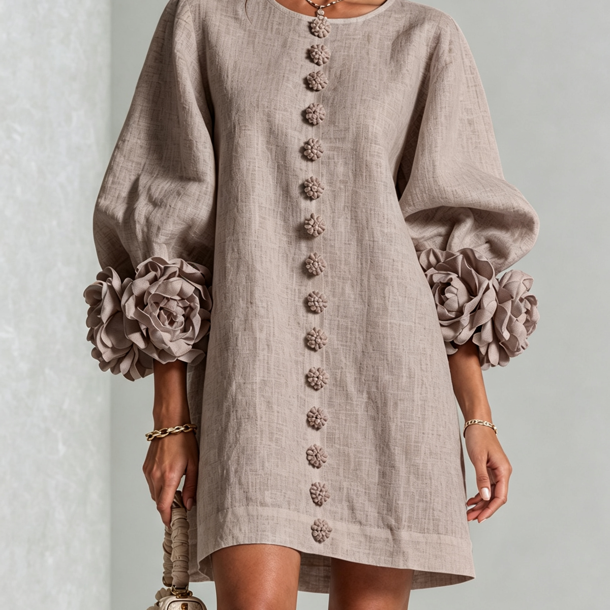 לוצינה | שמלה לבנה עם פרחים